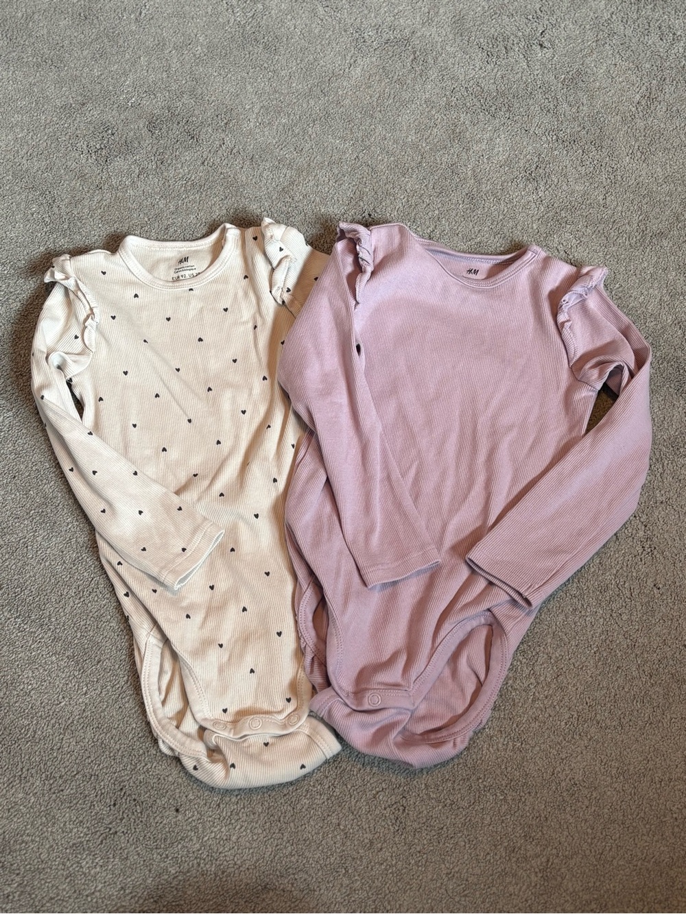 H&M Long Sleeve Baby Bodysuits - Cream Heart & Dusty purple/Pink